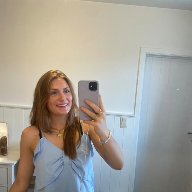 Babysitter in Dessel: Axelle