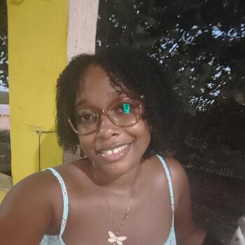 Babá em Candeias (Bahia): Mayara