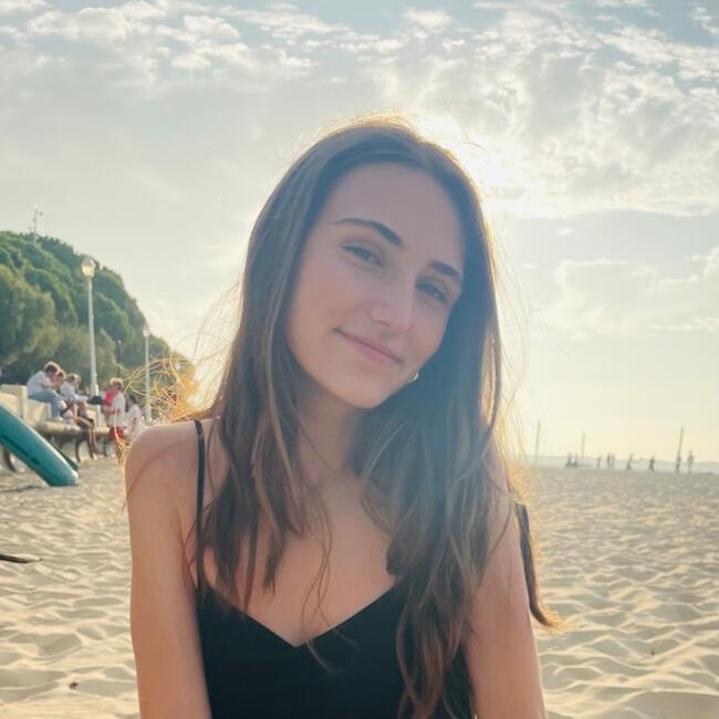 Babysitter in Aucaleuc: May-Line