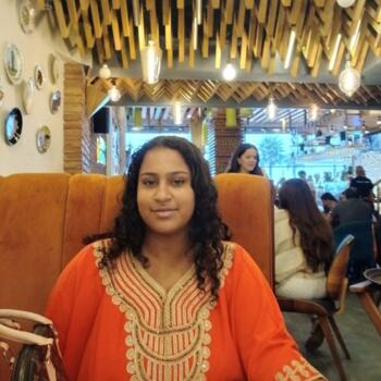 Babysitter in Mont-de-Marsan: Imane