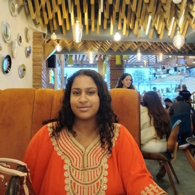 Babysitter in Mont-de-Marsan: Imane