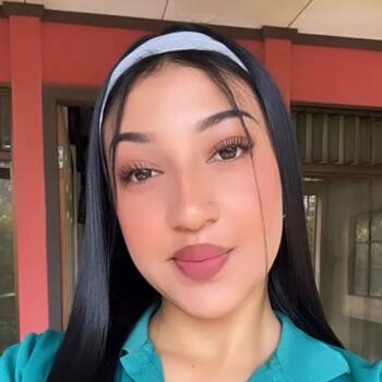 Niñera Cervantes: Sianny Fernandez