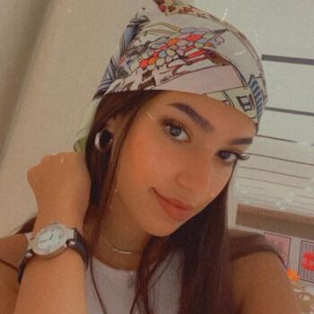 Babysitter in Charleroi: Rania