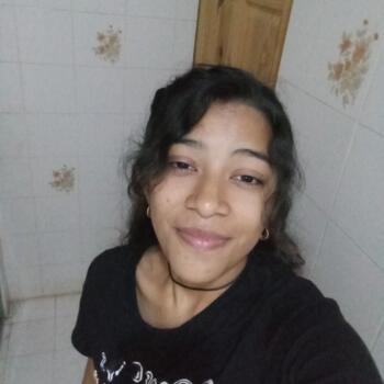 Niñera en Macacona: Kenyi