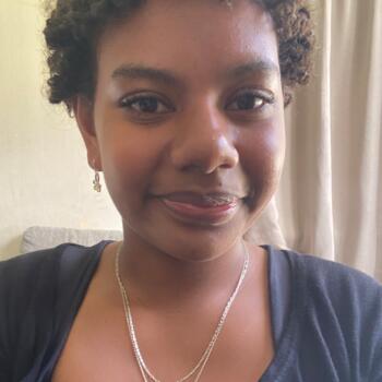 Babysitter in Auckland: Lyna