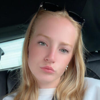 Babysitter in Verrières (Normandie): Léa