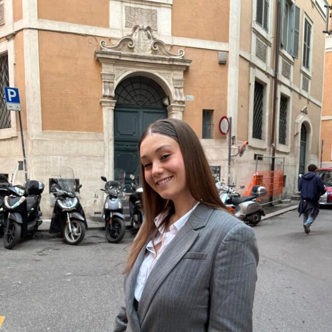 Babysitter in Rome: Francesca