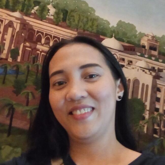 مربية أطفال في دبي: Maria cristina