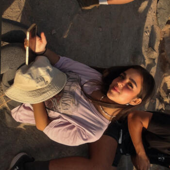 Babysitter in Ashdod: שיר