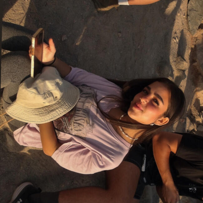 Babysitter in Ashdod: שיר