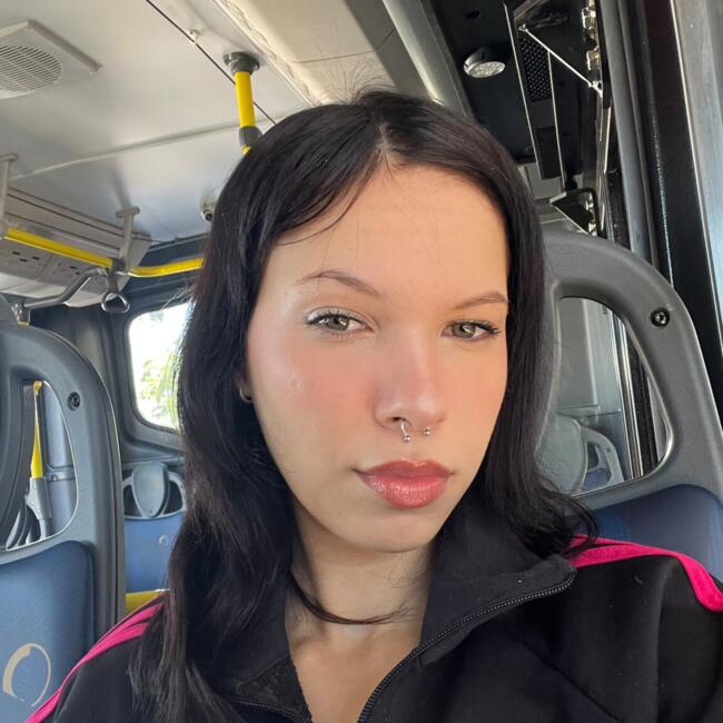 Babá em Ribeirão Preto: Emily