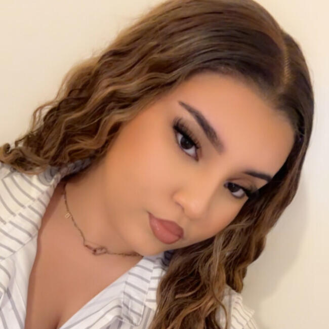 Babysitter in Versailles: Ines