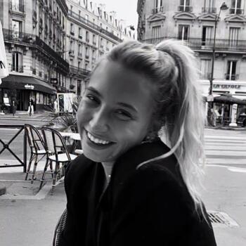 Baby-sitter in Versailles: Irina