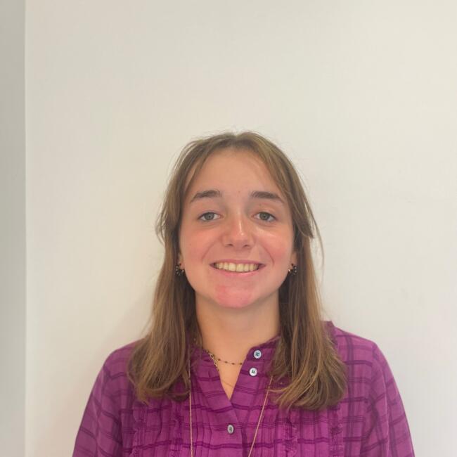 Babysitter in Rennes: Jade