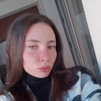 Babysitter in Marseille: Clara