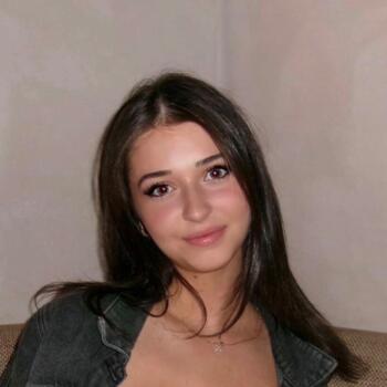 Babysitter in Sydney: Hollie