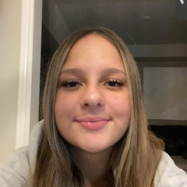 Babysitter in Maple (York): Lauren