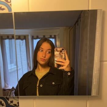Babysitter in Tournai: Lyana