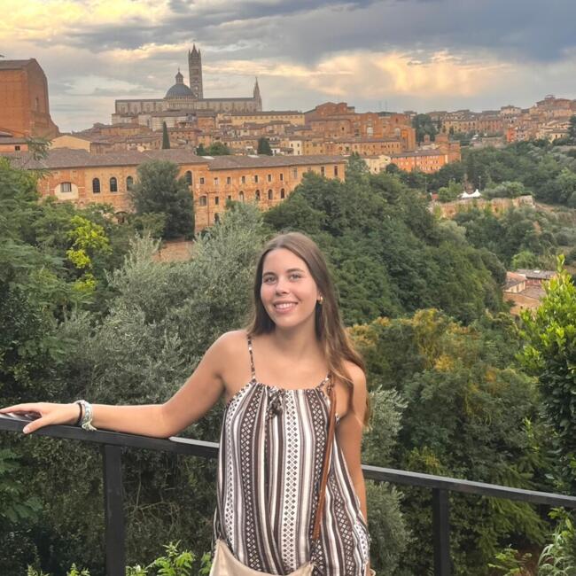 Nanny in Seville: Laura