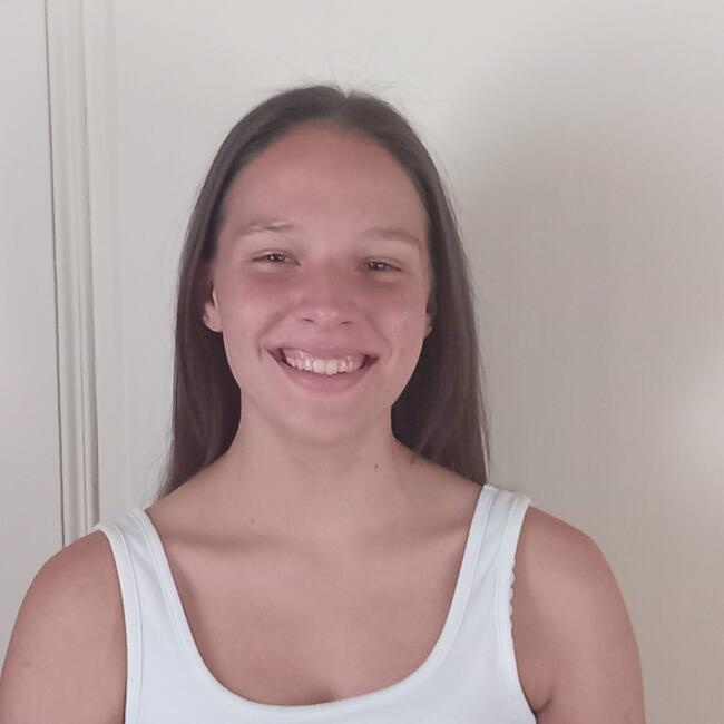 Babysitter in Tours: Lena