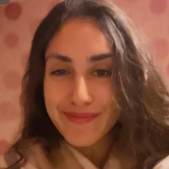 Babysitter in Manchester: Iris