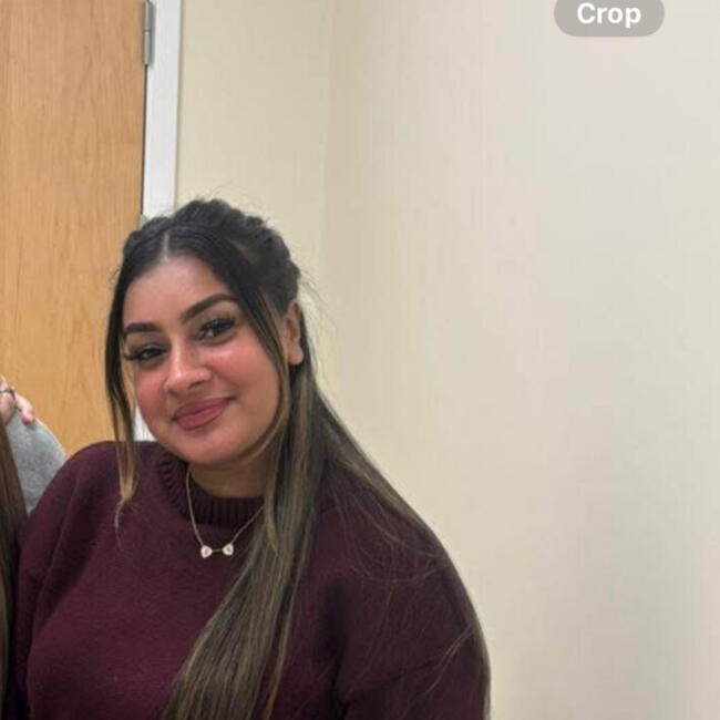 Babysitter in Manchester: Komal