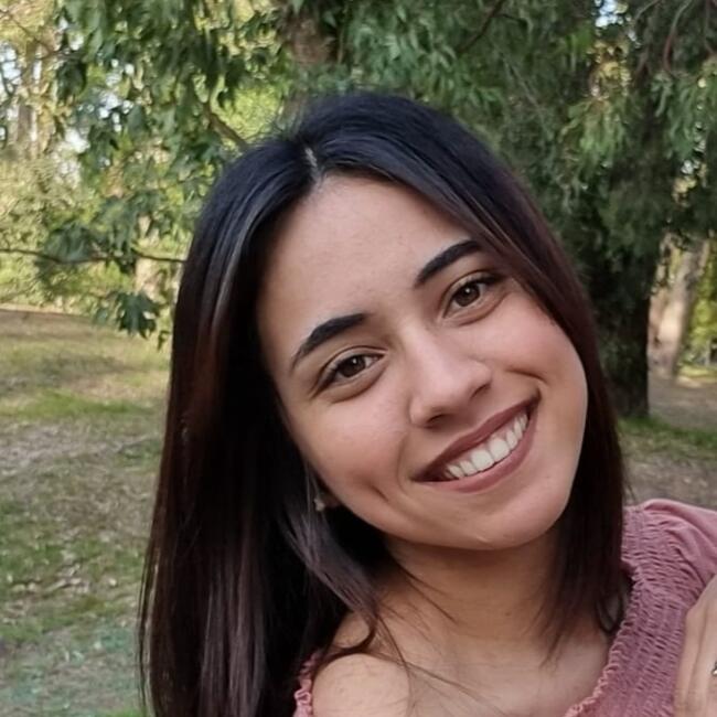 Babysitter in Montevideo: Nicole