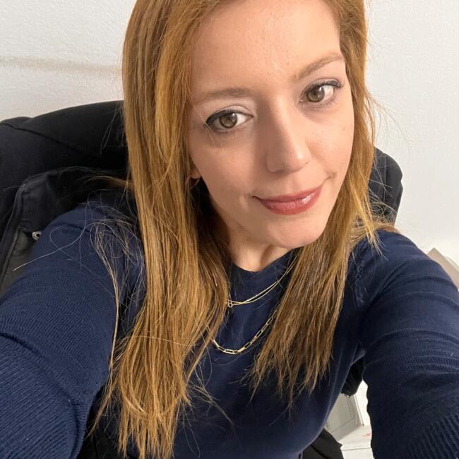 İstanbul bölgesinde bebek bakıcılığı işi: Özge