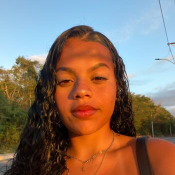 Babysitter in Saquarema: Juliana