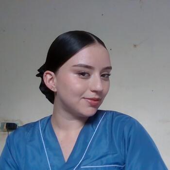 Babysitter in Madrid: Nicolle Vanessa