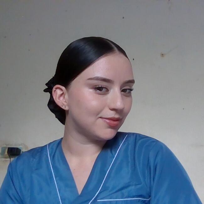 Babysitter in Madrid: Nicolle Vanessa
