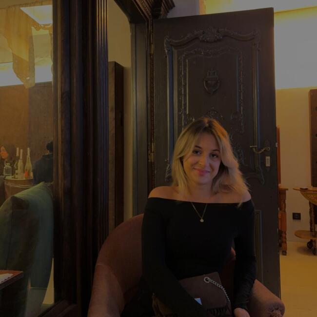 Babysitter in Maisons-Alfort: Laura