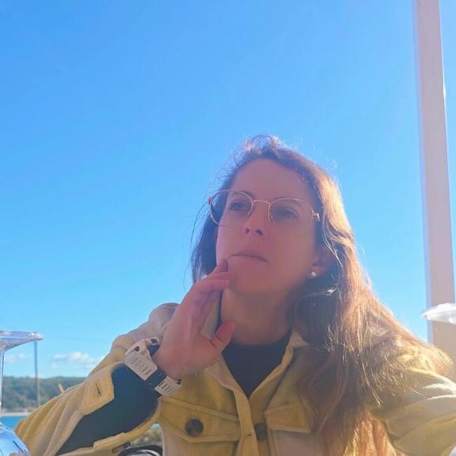 Babysitter em Lagos: Cláudia