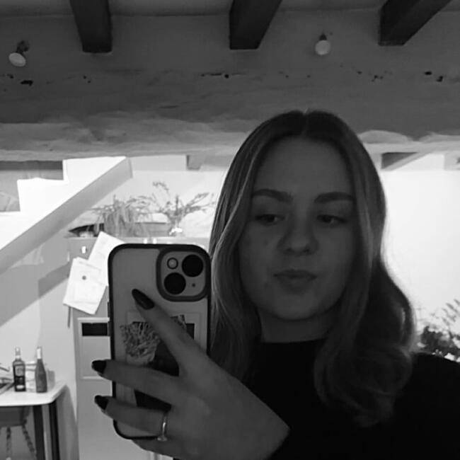 Babysitter in Oinville-sur-Montcient: Lizea