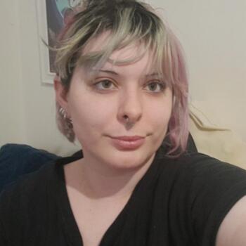 Babysitter in Cessnock: Lily