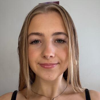 Babysitter in Portsmouth: Maggie-Mae