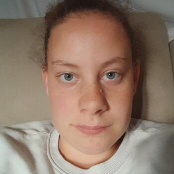 Babysitter Avallon: Ema