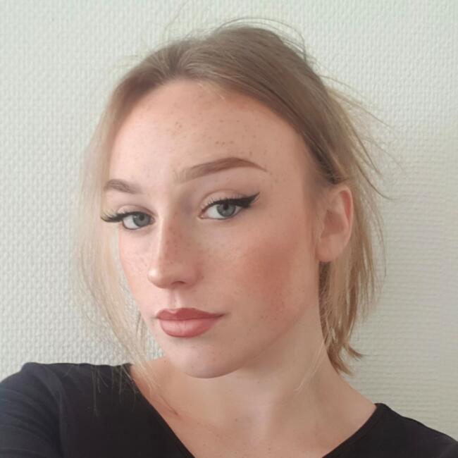 Babysitter in Rennes: Elfie