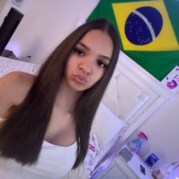 Babysitter in Watertown: Bruna