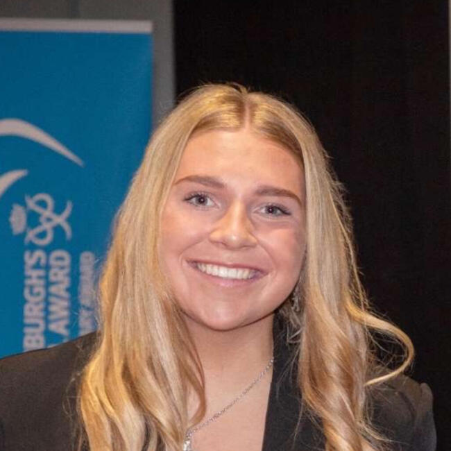 Babysitter in Dunedin: Eve