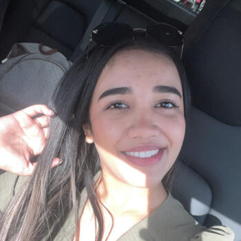 Babysitter in Omaha: Isabella