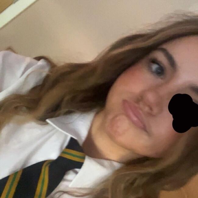 Babysitter in Birmingham: Mia