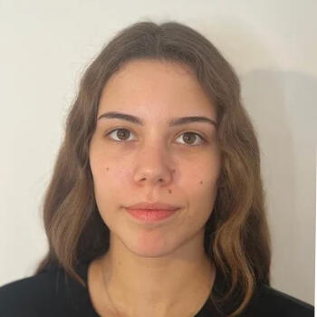 Babysitter in Savièse: MÓNICA