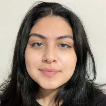 Babysitter Mafra: Nayara