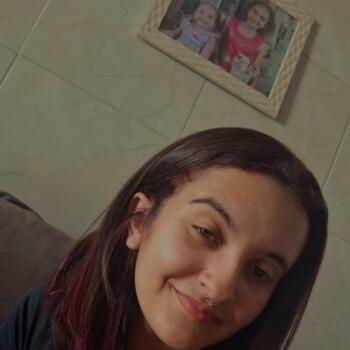 Babysitter Itajaí: Leticia