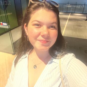 Baby-sitter in Newcastle: Bella