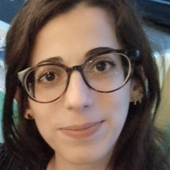 Babysitter in Petroúpolis: Χρυσάνθη