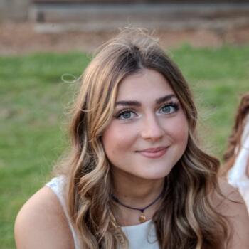 Babysitter in Nîmes: Camille