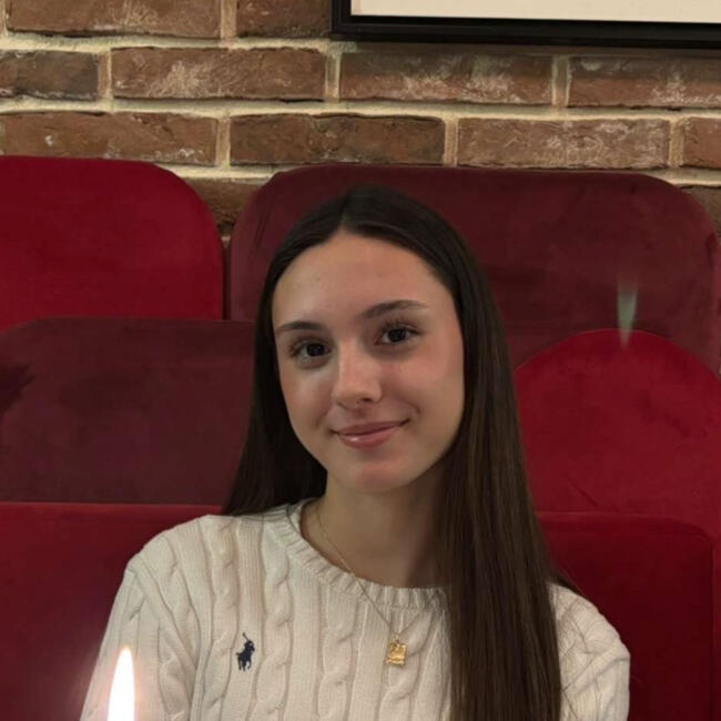 Babysitter in Paris: Athina