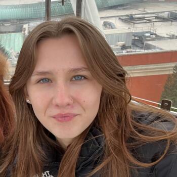 Babysitter in Manchester: Mia smith